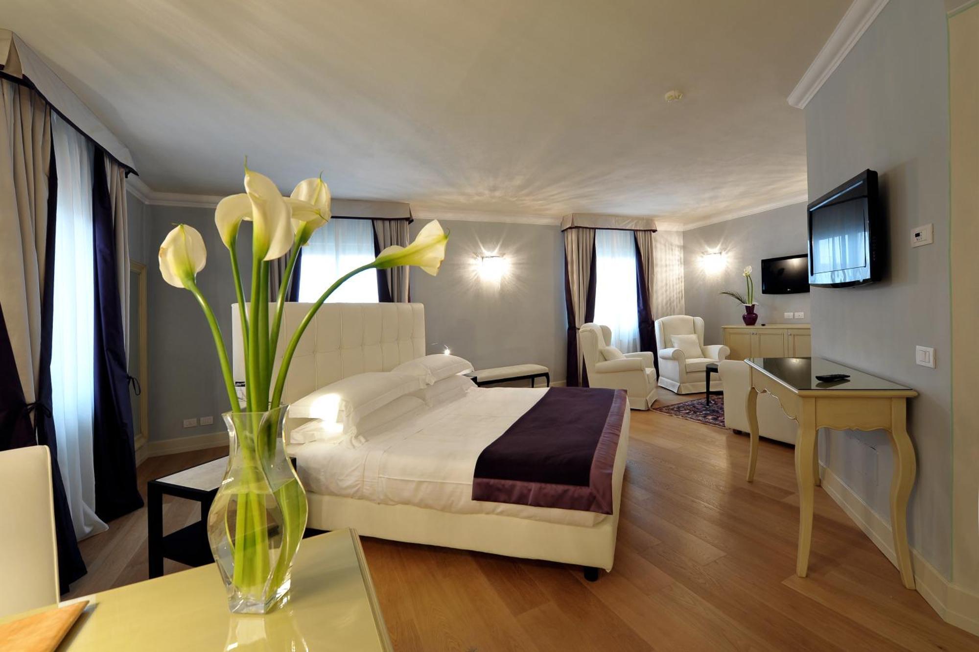 Hotel Palazzo San Lorenzo & Spa Колле-ди-Валь-д'Эльса Экстерьер фото