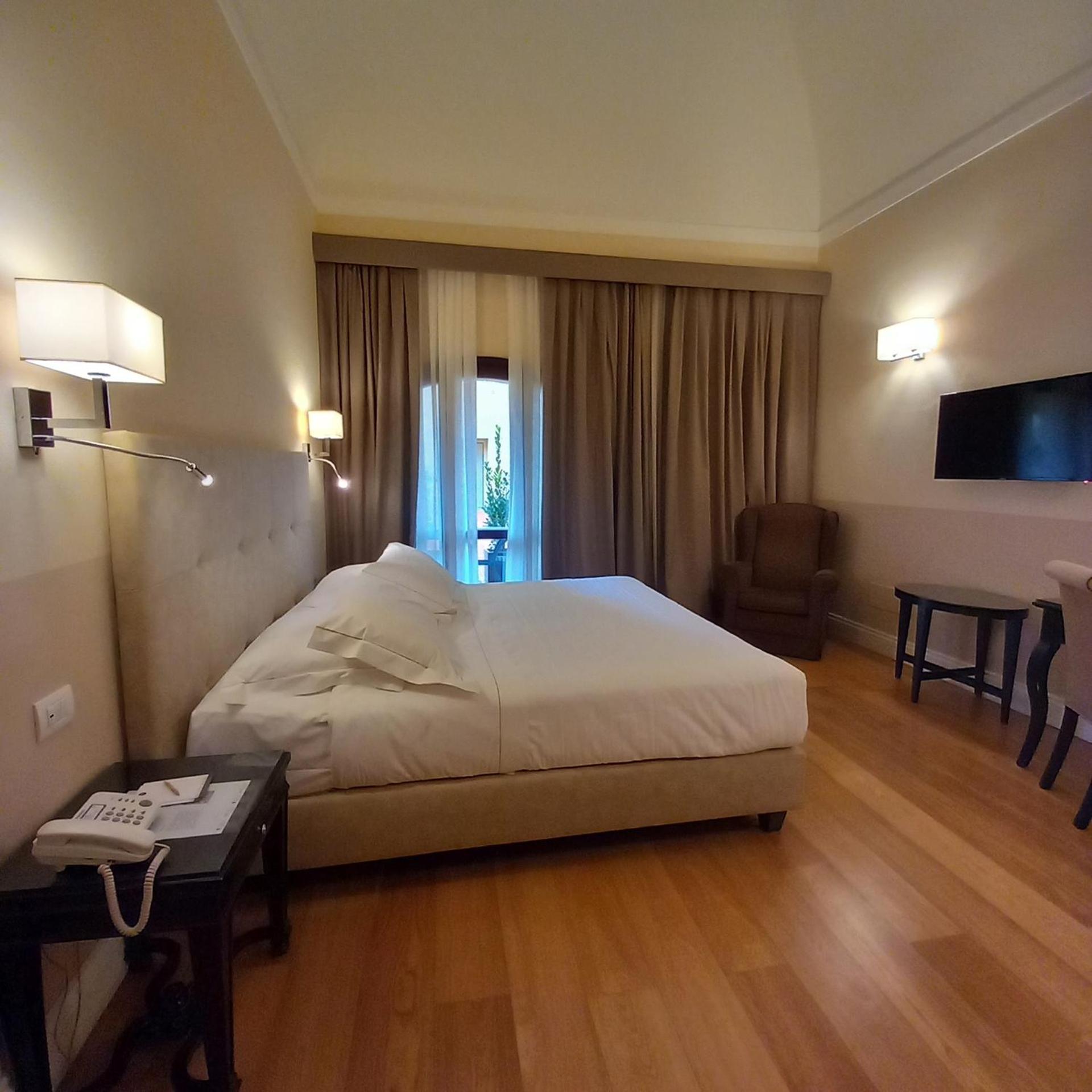 Hotel Palazzo San Lorenzo & Spa Колле-ди-Валь-д'Эльса Экстерьер фото