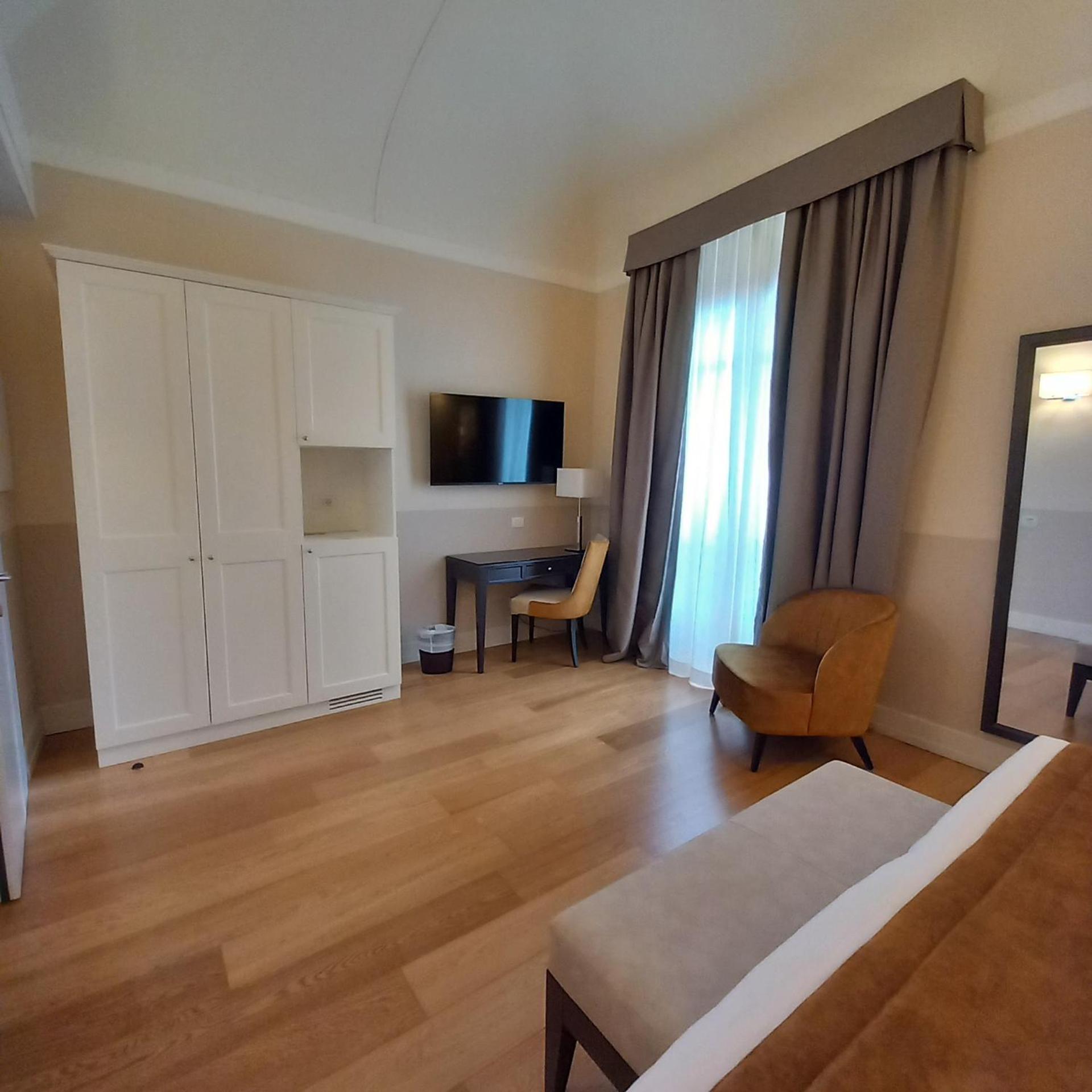 Hotel Palazzo San Lorenzo & Spa Колле-ди-Валь-д'Эльса Экстерьер фото