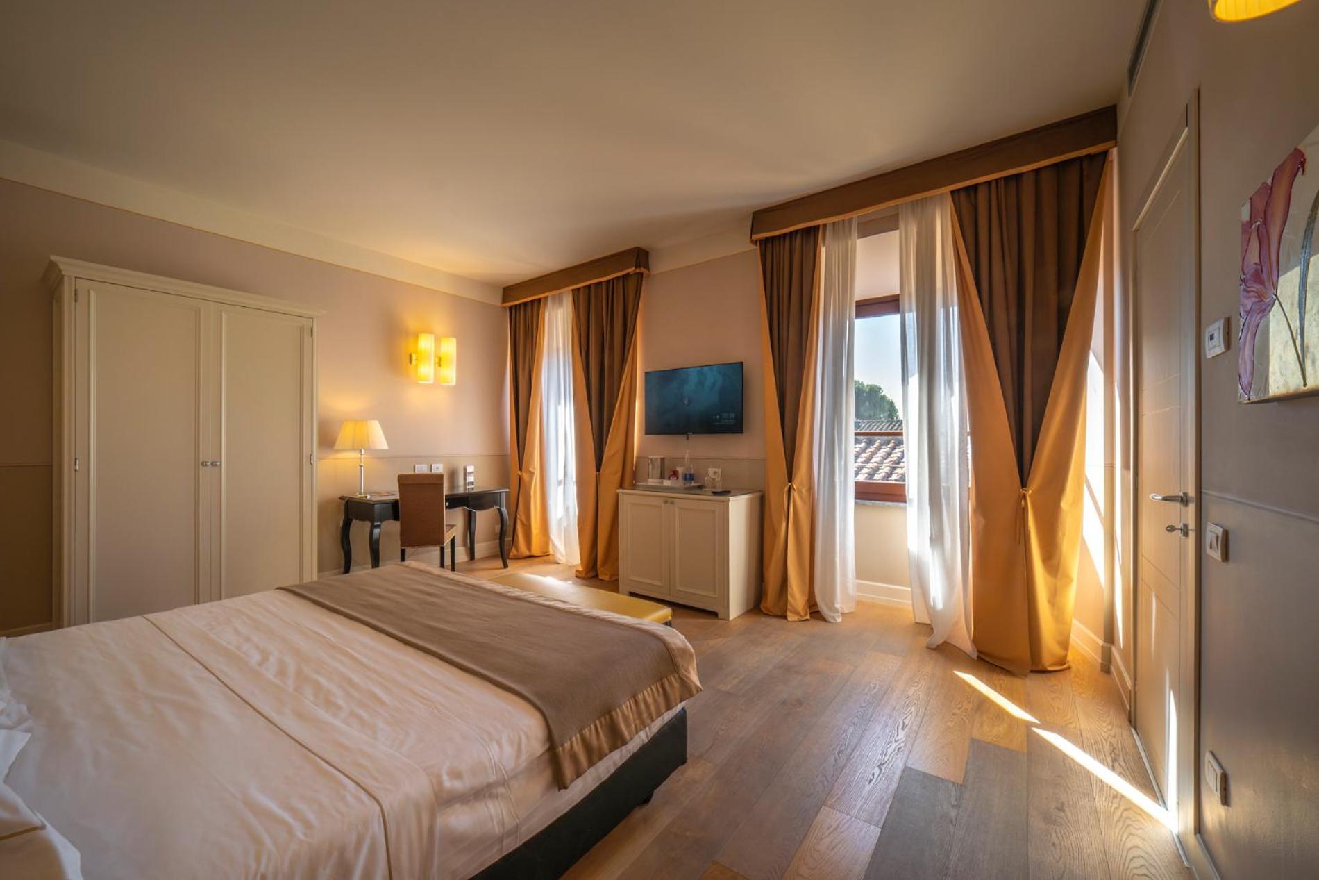 Hotel Palazzo San Lorenzo & Spa Колле-ди-Валь-д'Эльса Экстерьер фото